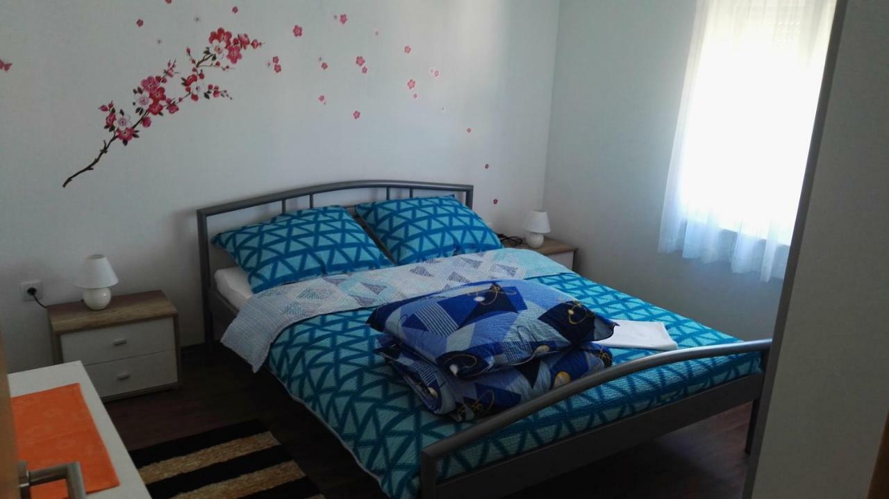 Tomek Apartment Vir Luaran gambar