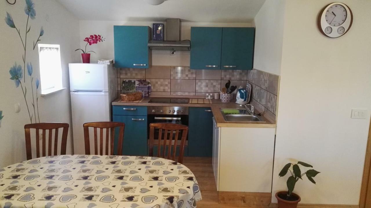 Tomek Apartment Vir Luaran gambar