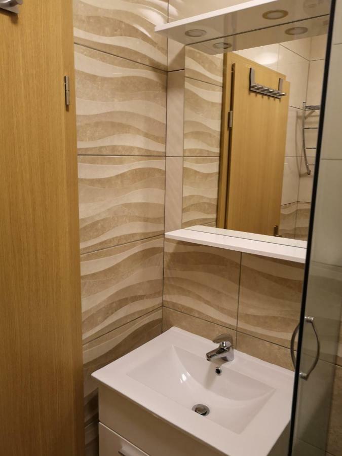 Tomek Apartment Vir Luaran gambar