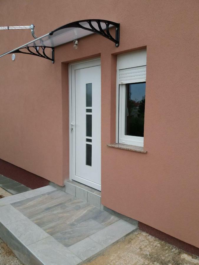 Tomek Apartment Vir Luaran gambar