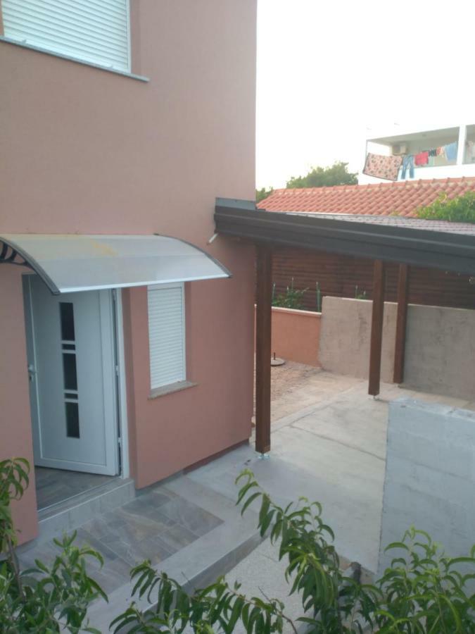 Tomek Apartment Vir Luaran gambar