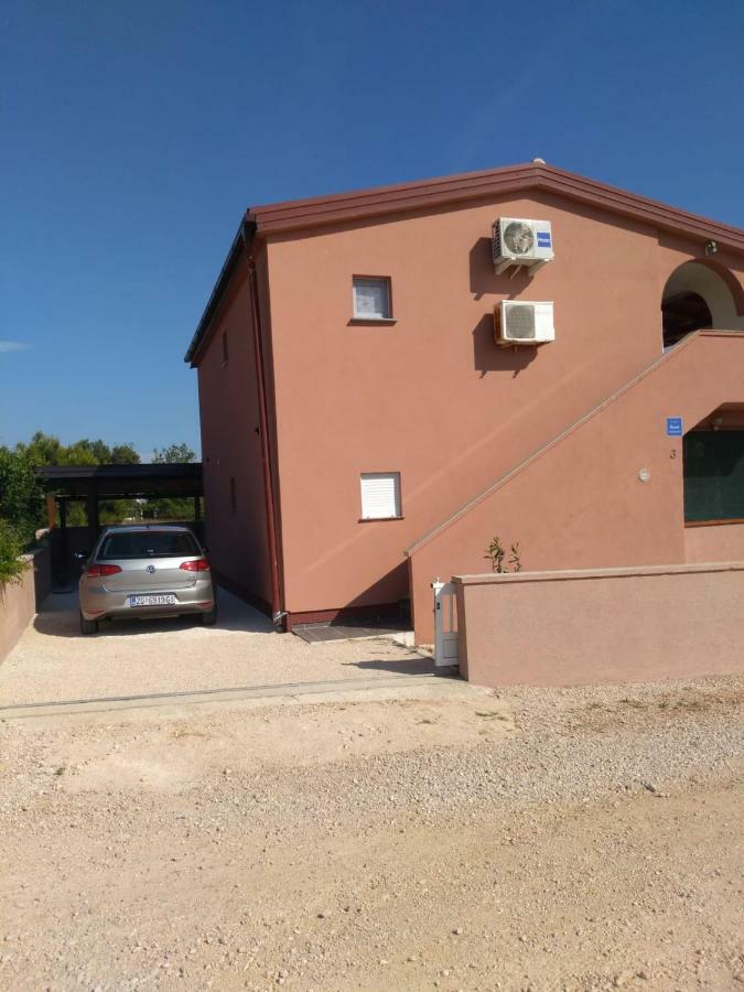 Tomek Apartment Vir Luaran gambar