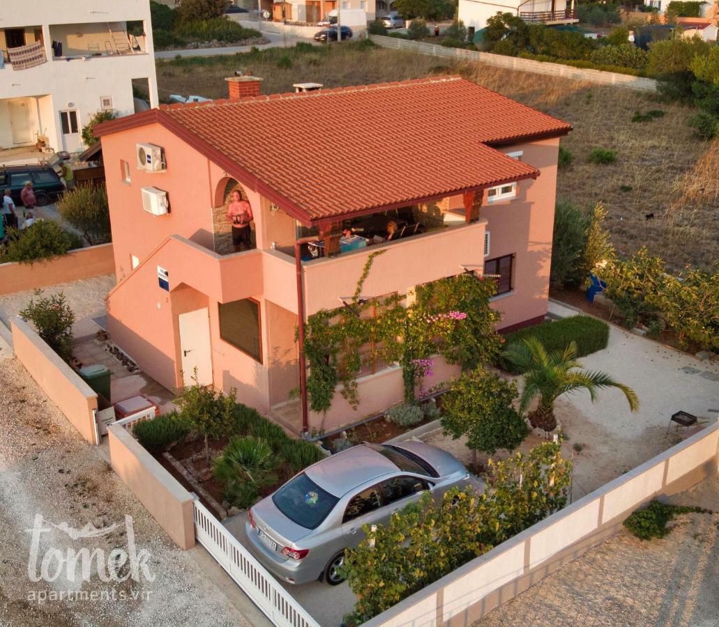 Tomek Apartment Vir Luaran gambar