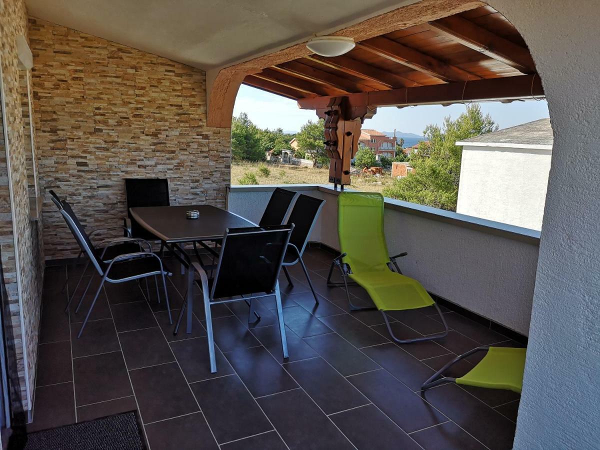 Tomek Apartment Vir Luaran gambar